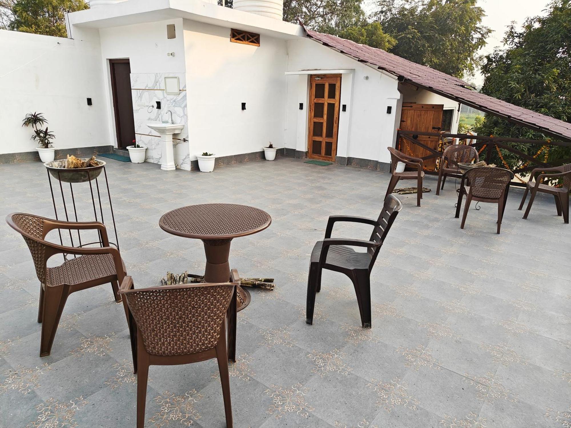Shobhayan Inn, Airport Railway Station Pickup Free Ayodhya Esterno foto